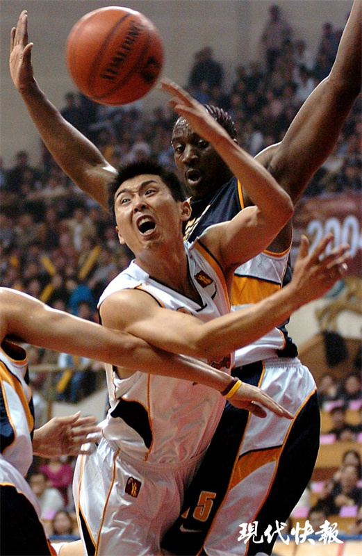 江苏男篮客场告捷，新外援表现突出的简单介绍