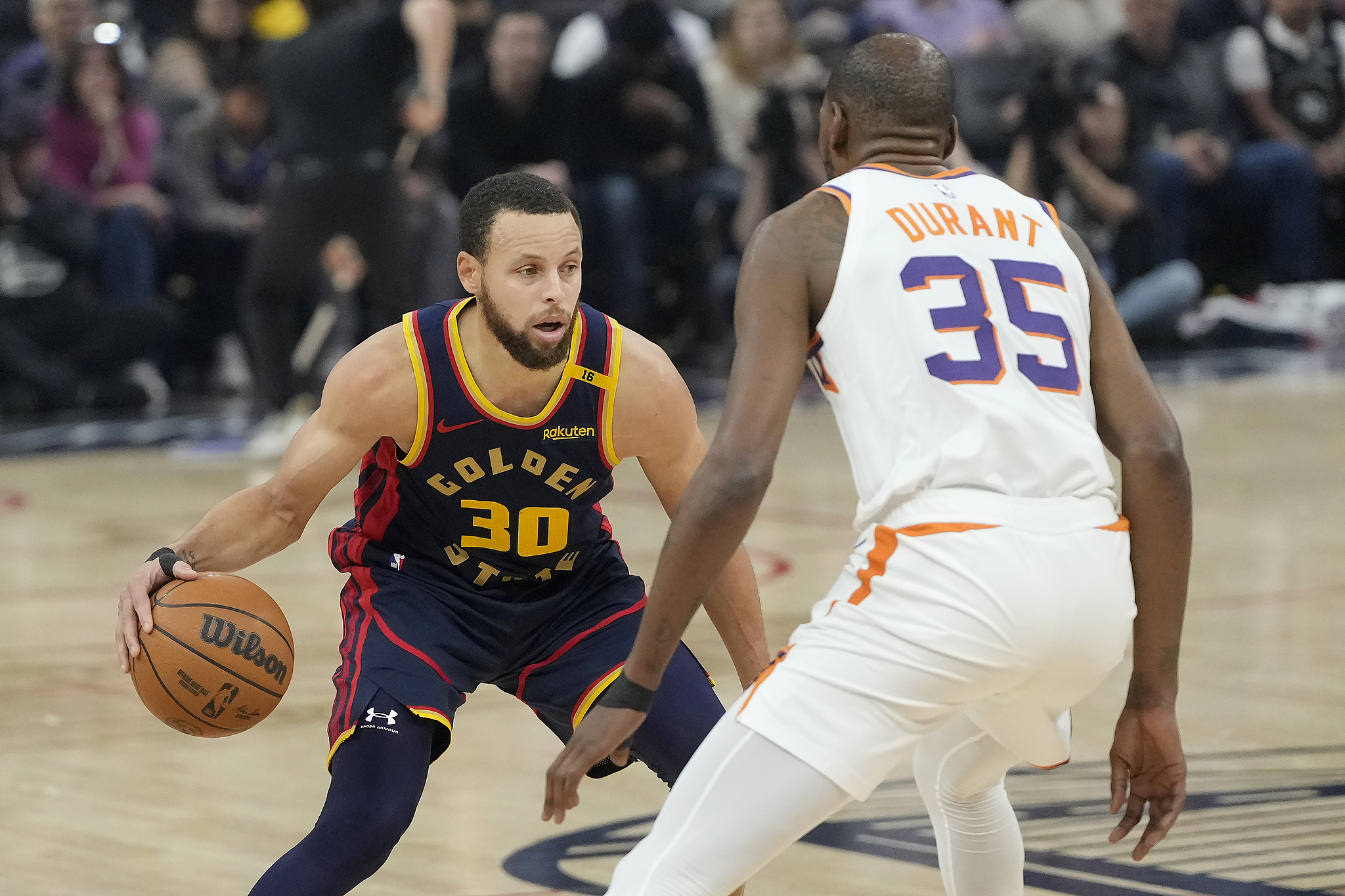 勇士大胜太阳,库里狂轰45分震撼全场的简单介绍 勇士大胜太阳,库里狂轰45分震撼全场的简单介绍