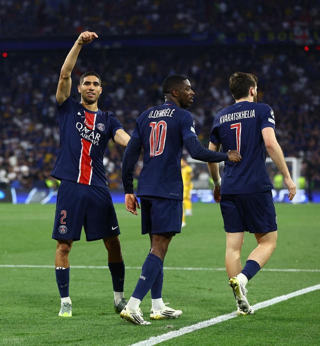 包含巴黎圣日耳曼全队高效配合，成功跻身欧冠半决赛的词条