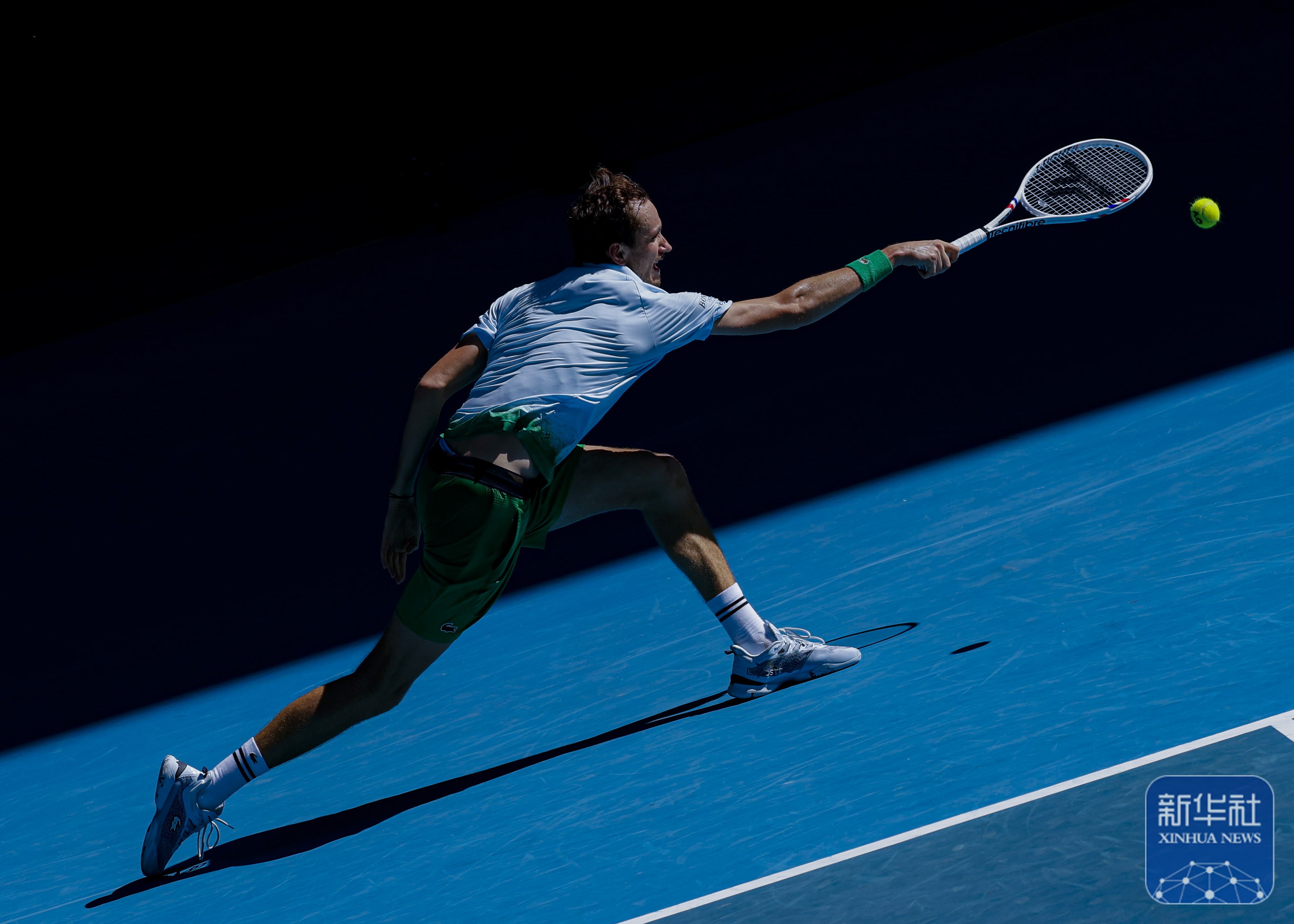 西班牙网球队碾压美国网球队，梅德韦杰夫完成帽子戏法的简单介绍