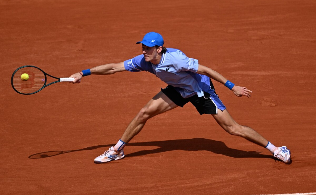 西班牙网球队碾压美国网球队，梅德韦杰夫完成帽子戏法的简单介绍