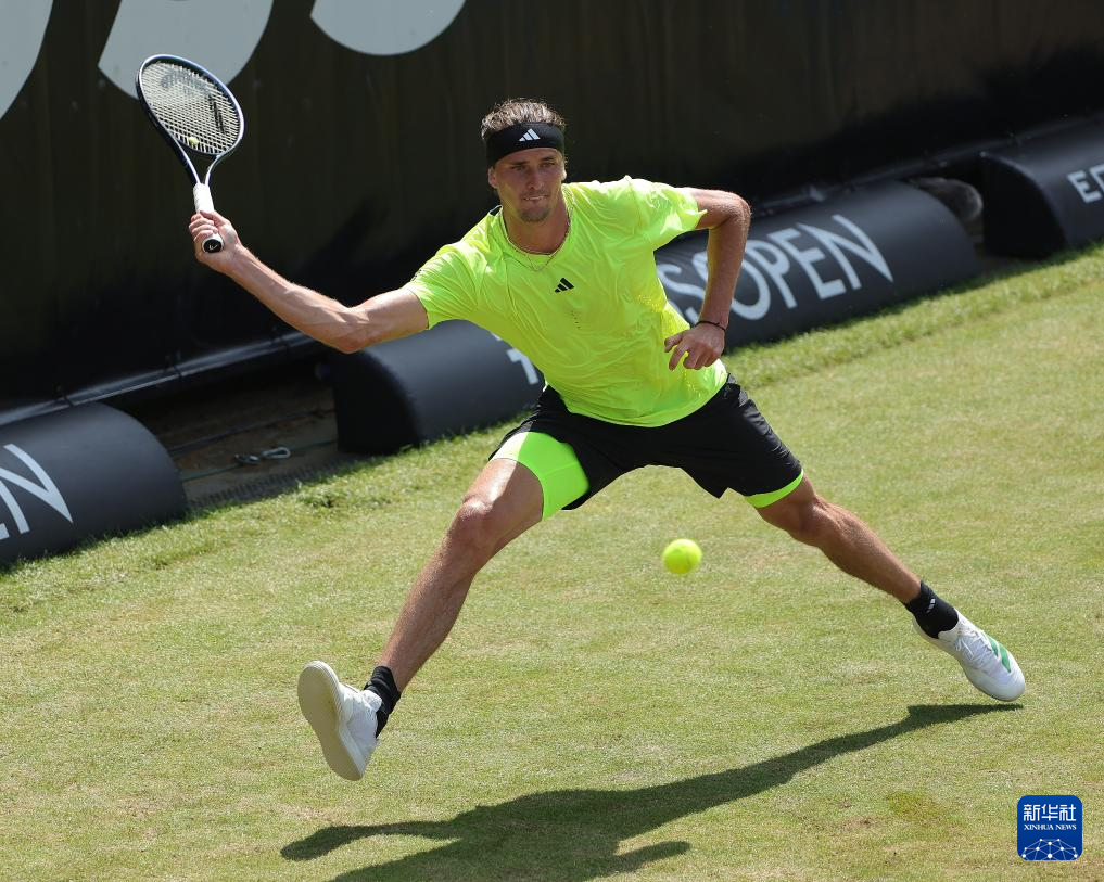 日本网球队绝杀世界网球队，兹维列夫打破历史纪录的简单介绍