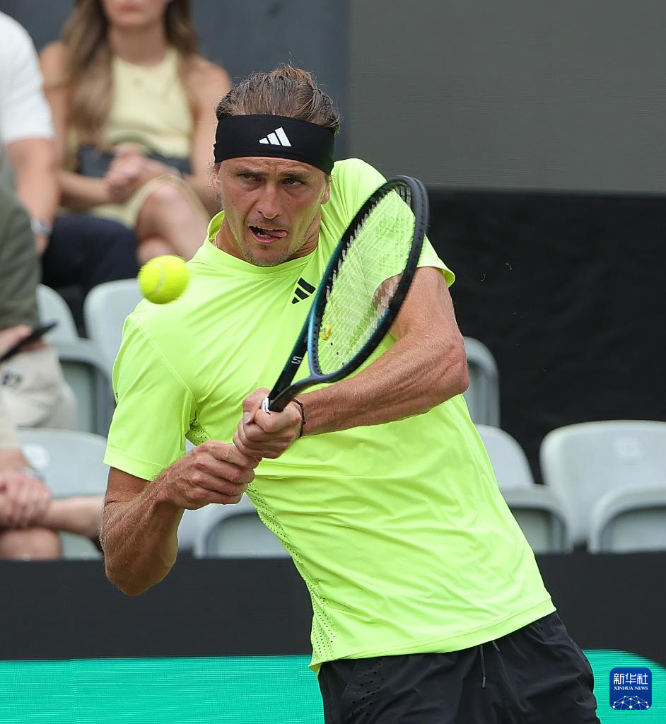 日本网球队绝杀世界网球队，兹维列夫打破历史纪录的简单介绍