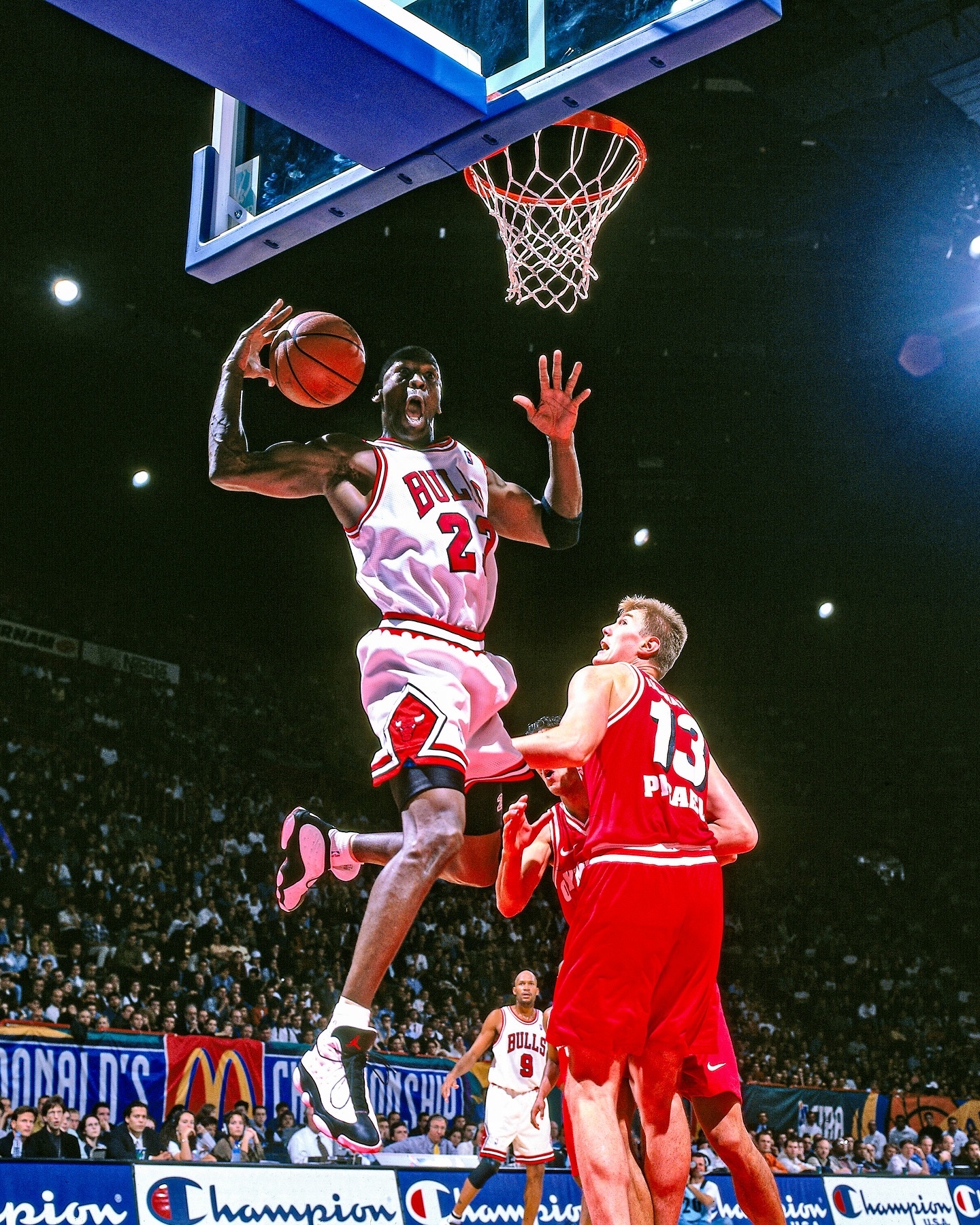 公牛完胜湖人，武切维奇刷新纪录的简单介绍