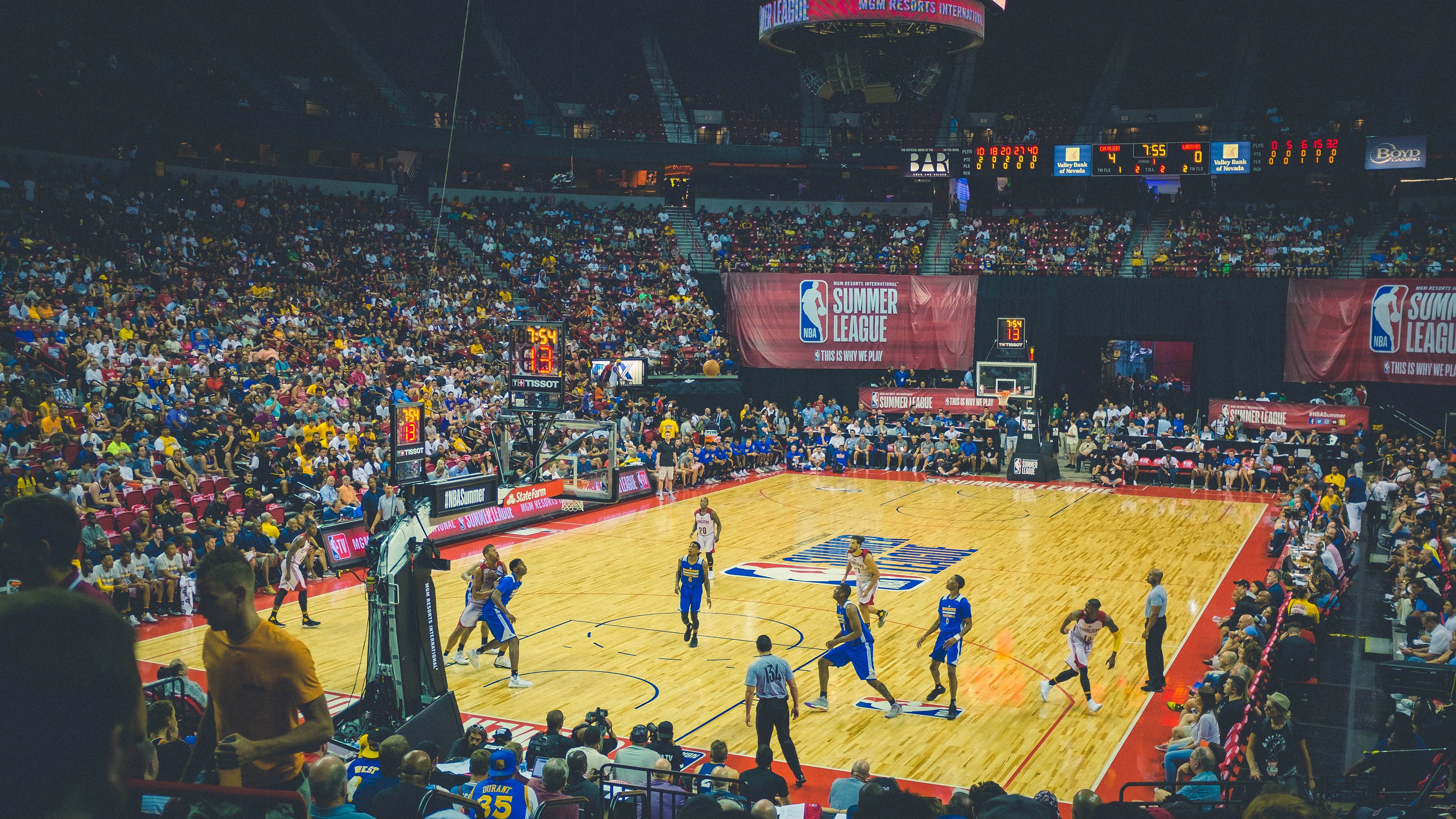 新王当立？切特关键封盖锁定胜局，雄鹿完胜篮网揭示东部新格局