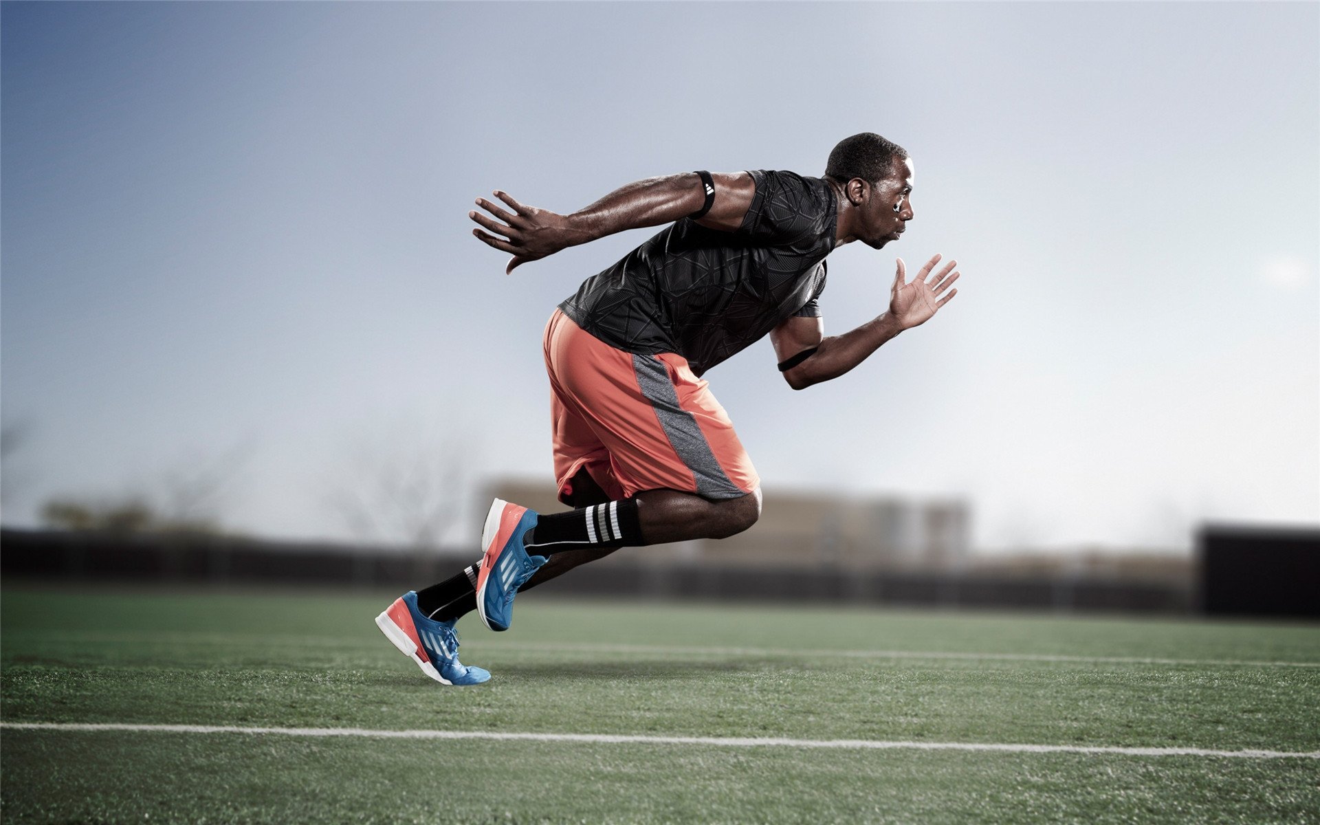 布克关键三分如利刃出鞘，热火全面压制打穿湖人防线